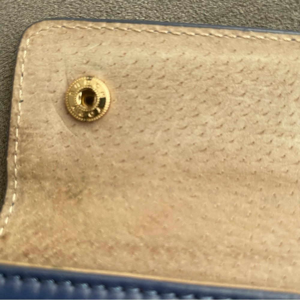 Tory Burch leather ipad case (fits 2,3 and 4) - Picture 5 of 11